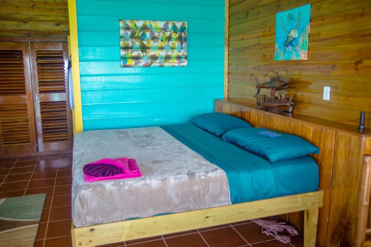 King Lewey'S Island Resort Placencia Exterior foto